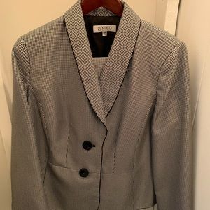 Kasper 2pc Suit with skirt, new with tags